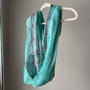 3 for $30 🌼 Infinity Summer Scarf
